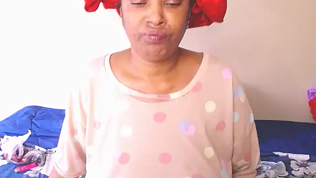 Snapshot of 2Sweetysmile chatting on 10/02/25, 10:33 2Sweetysmile online show from 10/02/25, 10:33