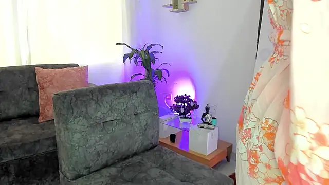 Alaia Love77 online show from 02/10/25, 10:19