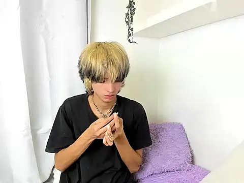 santy-kitty online show from 12/22/24, 05:12