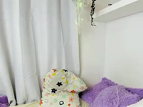 santy-kitty online show from 12/23/24, 04:55