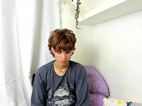 santy-kitty online show from 01/06/25, 06:36