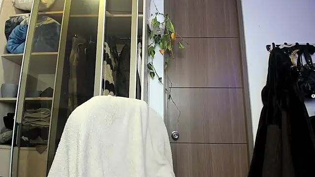 santy-kitty online show from 03/04/25, 05:53