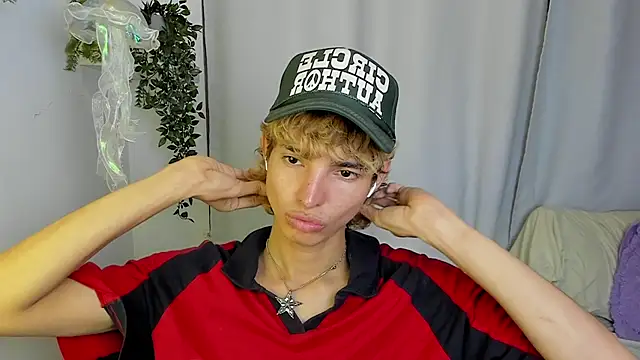 santy-kitty online show from 10/06/25, 02:53