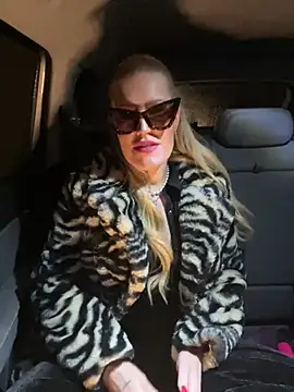 Sissy-Bee online show from 12/07/24, 04:47