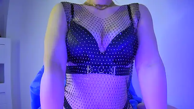 Snapshot of Sissy-Bee chatting on 05/01/26, 06:01 Sissy-Bee online show from 05/01/26, 06:01