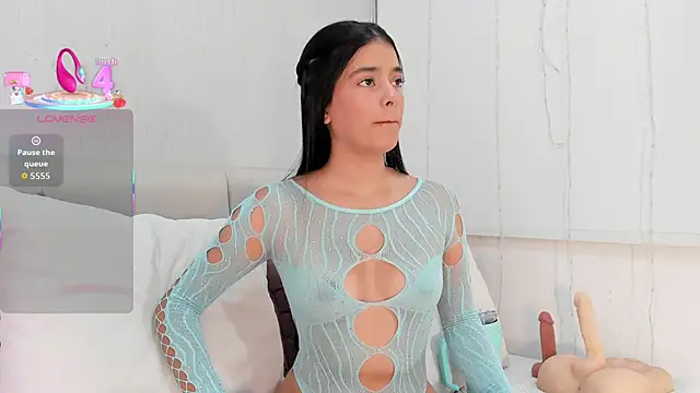 Isaa Queen online show from 10/01/25, 07:53