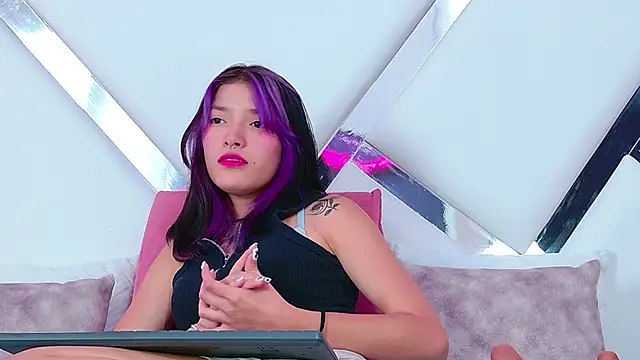 AlliciaKim online show from 01/21/25, 07:17