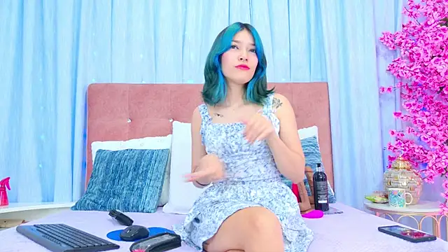 AlliciaKim online show from 11/04/25, 07:46