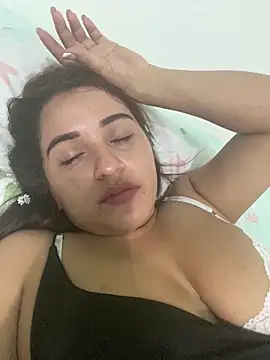 perlita05 online show from 03/19/25, 02:16