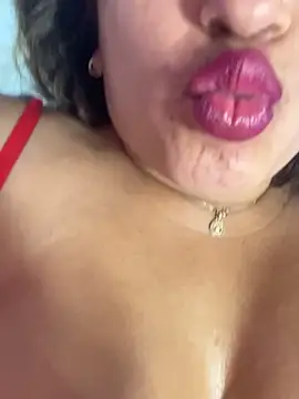 perlita05 online show from 09/19/25, 09:00