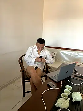 ShaoZian 1 online show from 10/30/25, 03:41