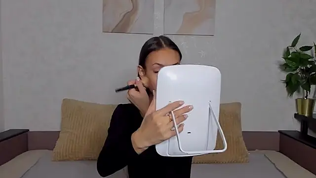 Snapshot of ChloeTeles_ chatting on 01/08/25, 04:23 ChloeTeles online show from 01/08/25, 04:23