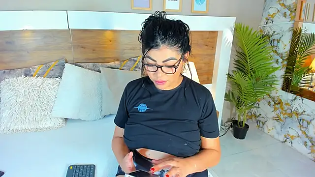 EmaBakker online show from 02/23/25, 01:10