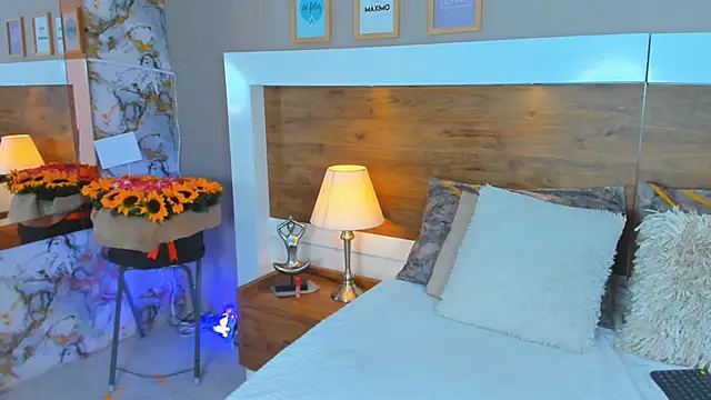 EmaBakker online show from 03/19/25, 03:40