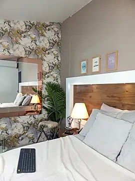 EmaBakker online show from 11/05/25, 12:16