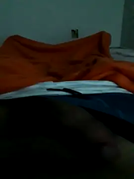 Snapshot of lm279 chatting on 10/15/25, 03:01 lm279 online show from 10/15/25, 03:01