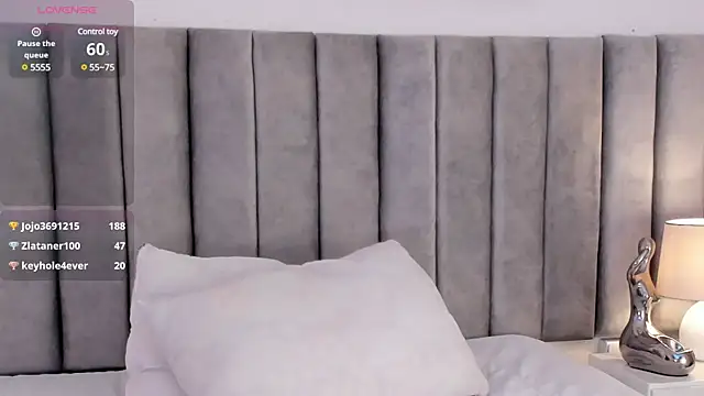 Snapshot of _malih_ chatting on 02/12/25, 04:00 malih online show from 02/12/25, 04:00