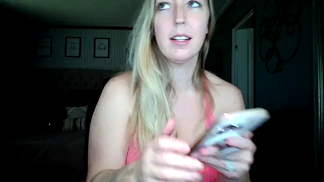 lucyallen4201 online show from 12/04/24, 06:28