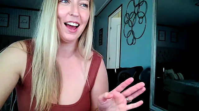 lucyallen4201 online show from 01/14/25, 09:20