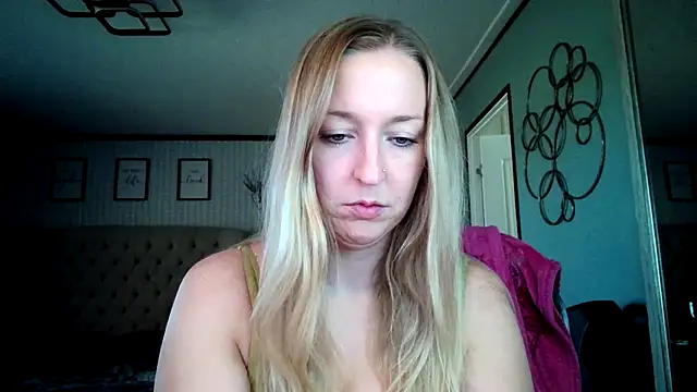 lucyallen4201 online show from 01/29/25, 08:35