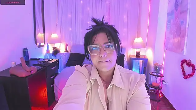 Snapshot of Venus_R0se chatting on 05/10/26, 09:09 Venus R0se online show from 05/10/26, 09:09