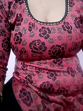 Snapshot of Mahi_Baby25 chatting on 12/14/25, 04:07 Mahi Baby25 online show from 12/14/25, 04:07