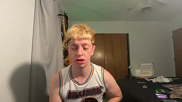 twentywithafelonyy online show from 12/24/24, 08:00