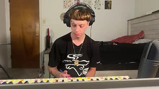 twentywithafelonyy online show from 09/15/25, 05:40