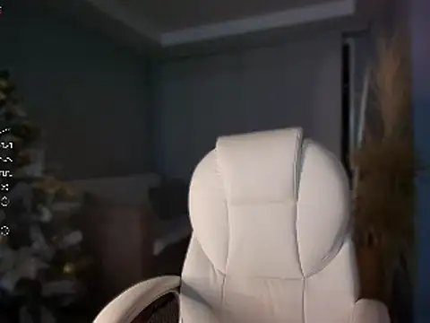 auroracaruso11 online show from 12/11/24, 11:43