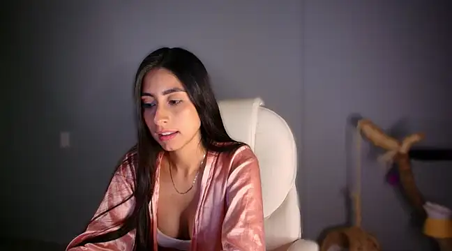 auroracaruso11 online show from 02/10/25, 12:19