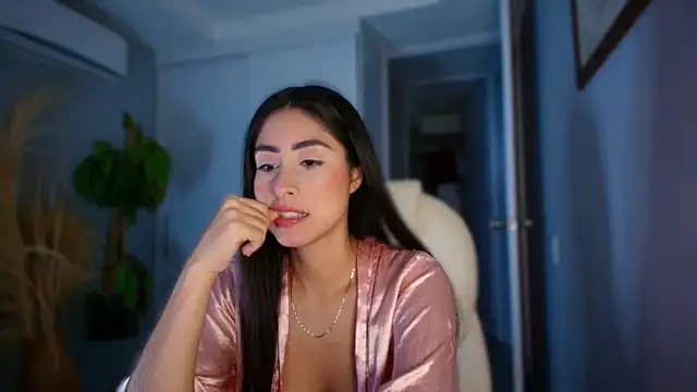 auroracaruso11 online show from 09/29/25, 10:36