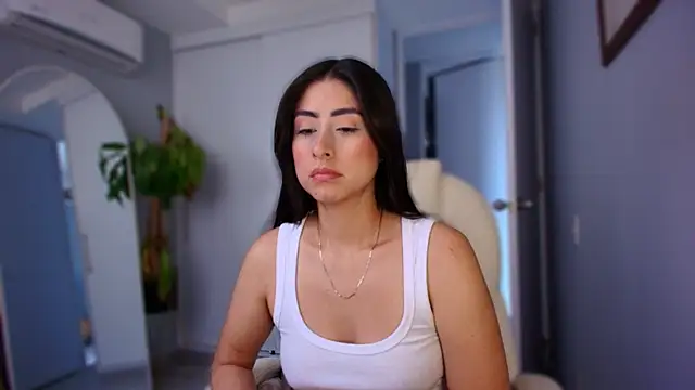 auroracaruso11 online show from 10/04/25, 08:18