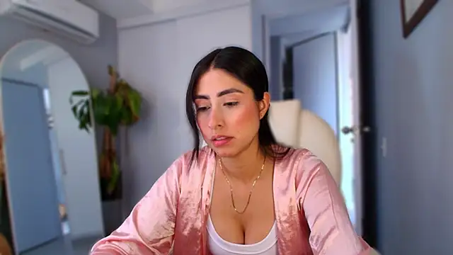 auroracaruso11 online show from 10/07/25, 09:45