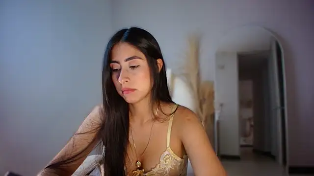 auroracaruso11 online show from 11/06/25, 09:37