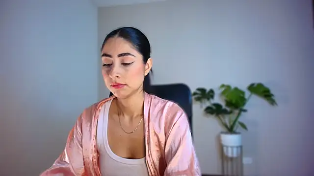 auroracaruso11 online show from 01/14/26, 12:00