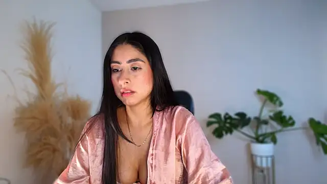 auroracaruso11 online show from 04/14/26, 06:36