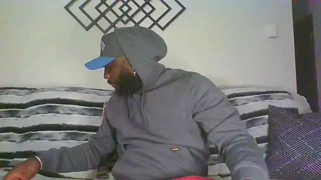 Stayinalive1992 online show from 12/17/25, 02:39