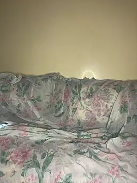 Layla-daloua online show from 12/21/24, 01:47