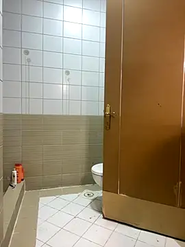 Layla-daloua online show from 11/26/25, 01:50