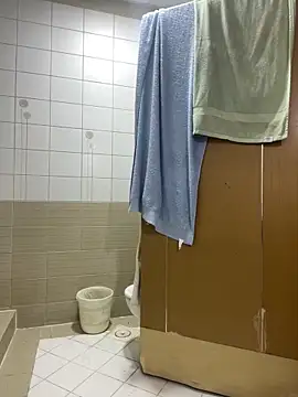 Layla-daloua online show from 12/18/25, 11:22