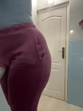 Layla-daloua online show from 02/04/26, 08:25