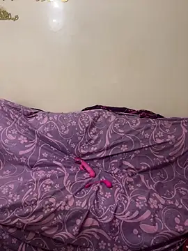 Layla-daloua online show from 04/07/26, 10:42