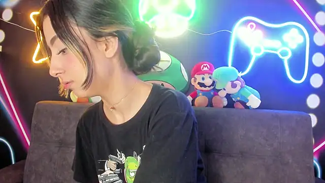 Snapshot of ParisFox_ chatting on 01/14/25, 11:37 ParisFox online show from 01/14/25, 11:37