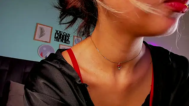 Snapshot of ParisFox_ chatting on 01/16/25, 01:48 ParisFox online show from 01/16/25, 01:48