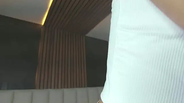 ParisFox  online show from 02/21/25, 07:32