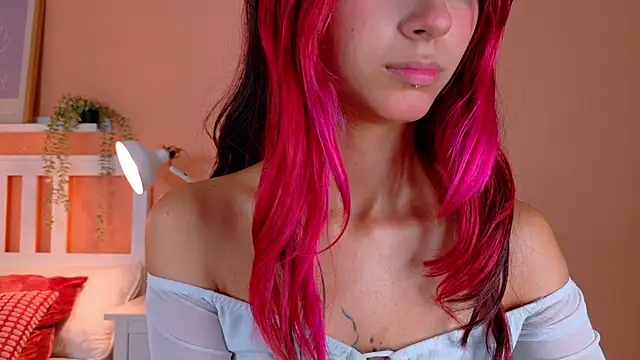 Snapshot of ParisFox_ chatting on 09/23/25, 12:08 ParisFox online show from 09/23/25, 12:08