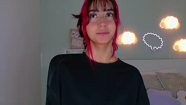 Snapshot of ParisFox_ chatting on 10/04/25, 12:03 ParisFox online show from 10/04/25, 12:03