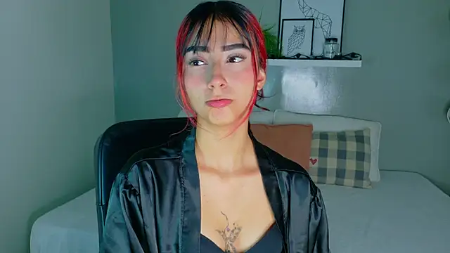 Snapshot of ParisFox_ chatting on 11/04/25, 07:46 ParisFox online show from 11/04/25, 07:46