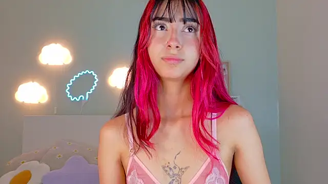 Snapshot of ParisFox_ chatting on 11/06/25, 07:37 ParisFox online show from 11/06/25, 07:37