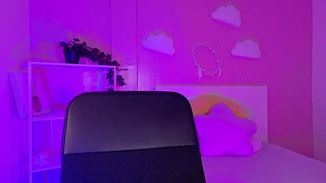 Snapshot of ParisFox_ chatting on 01/08/26, 07:49 ParisFox online show from 01/08/26, 07:49